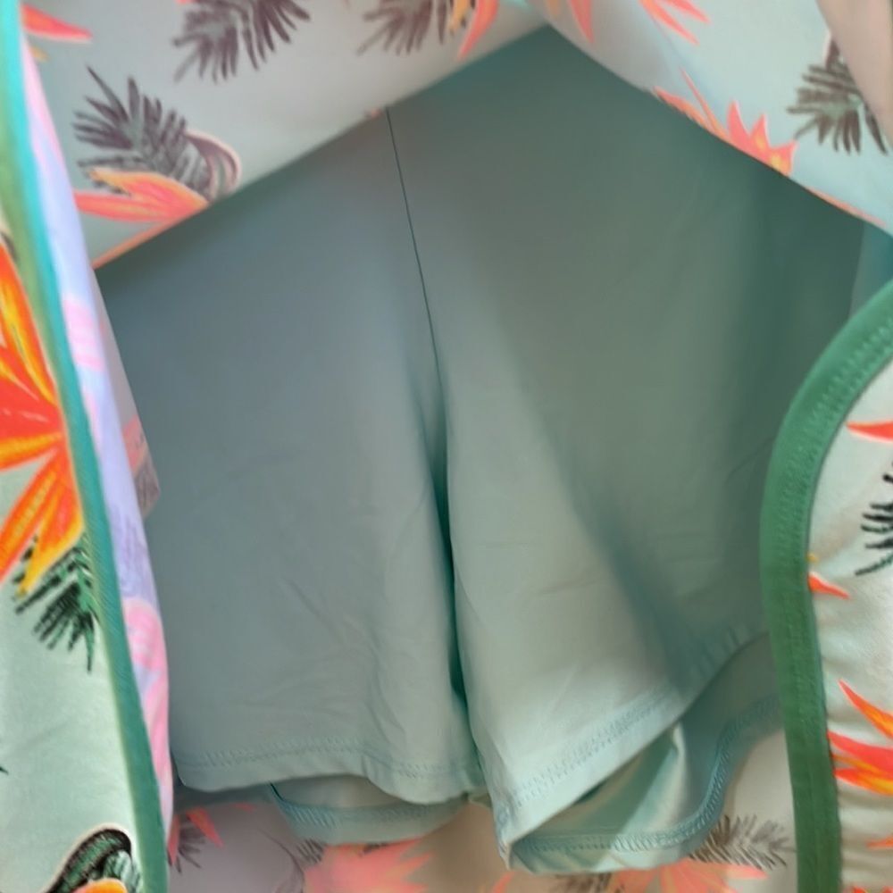ZELOS SKORT IN TROPICAL PRINT - Picture 3 of 5